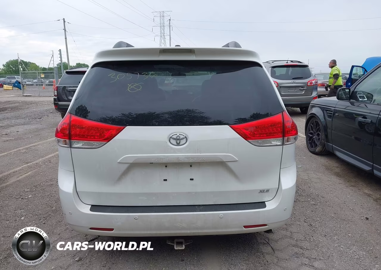 2013 Toyota Sienna Xle V6 8 Passenger VIN:5TDYK3DC8DS305736 - 16
