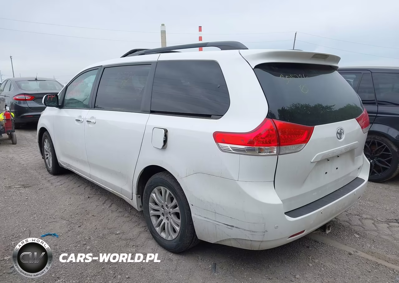 2013 Toyota Sienna Xle V6 8 Passenger VIN:5TDYK3DC8DS305736 - 3