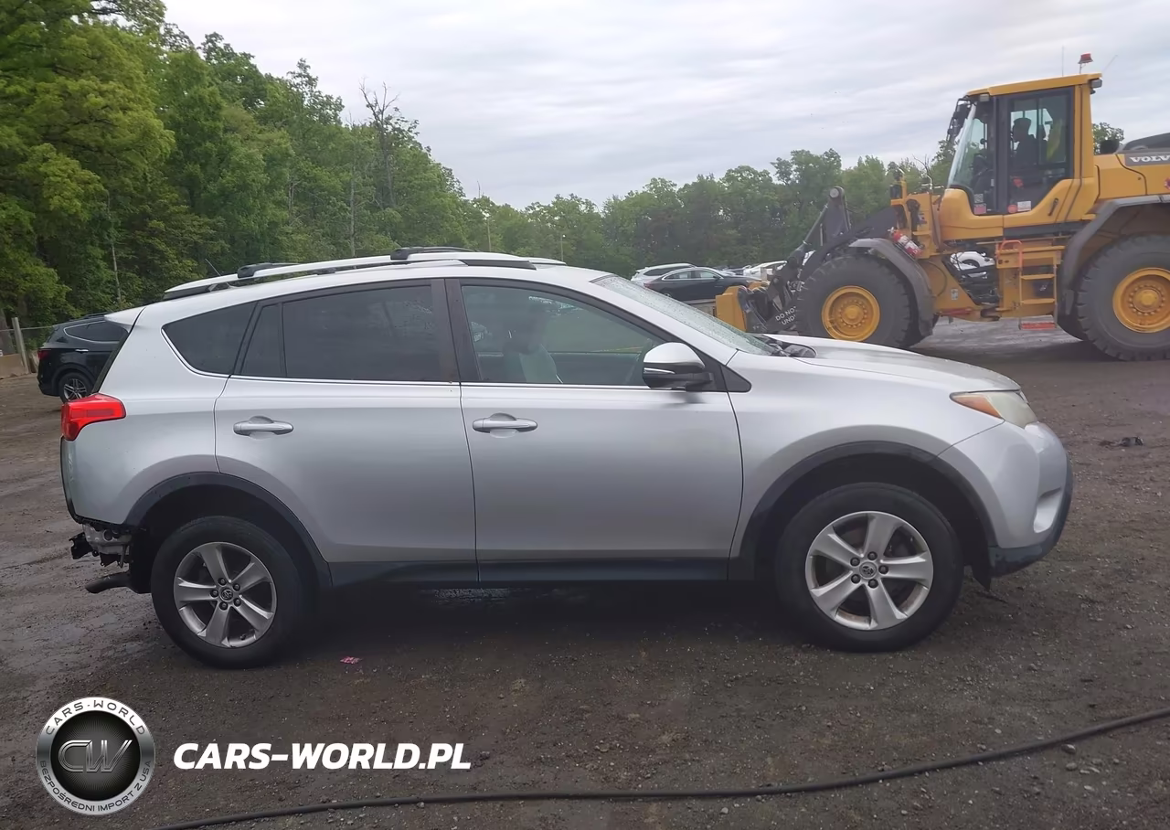 2015 Toyota Rav4 Xle VIN:2T3RFREV3FW231607 - 14