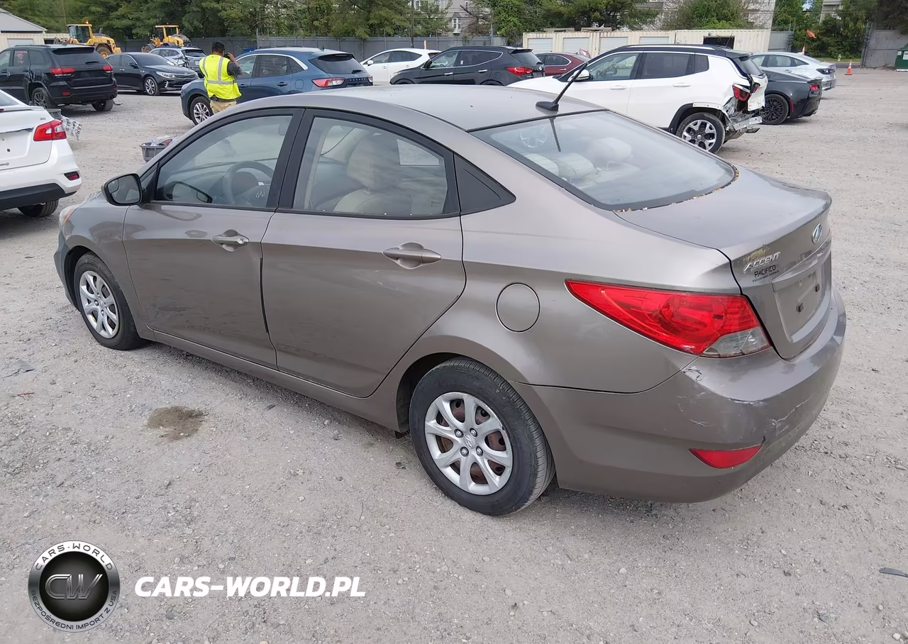 2014 Hyundai Accent Gls VIN:KMHCT4AE8EU700804 - 3