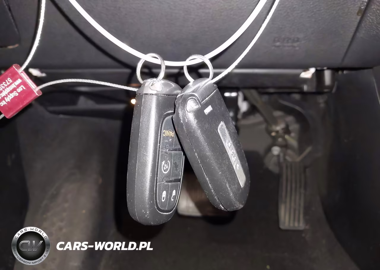 2020 Jeep Cherokee Altitude 4X4 VIN:1C4PJMLX5LD593752 - 11