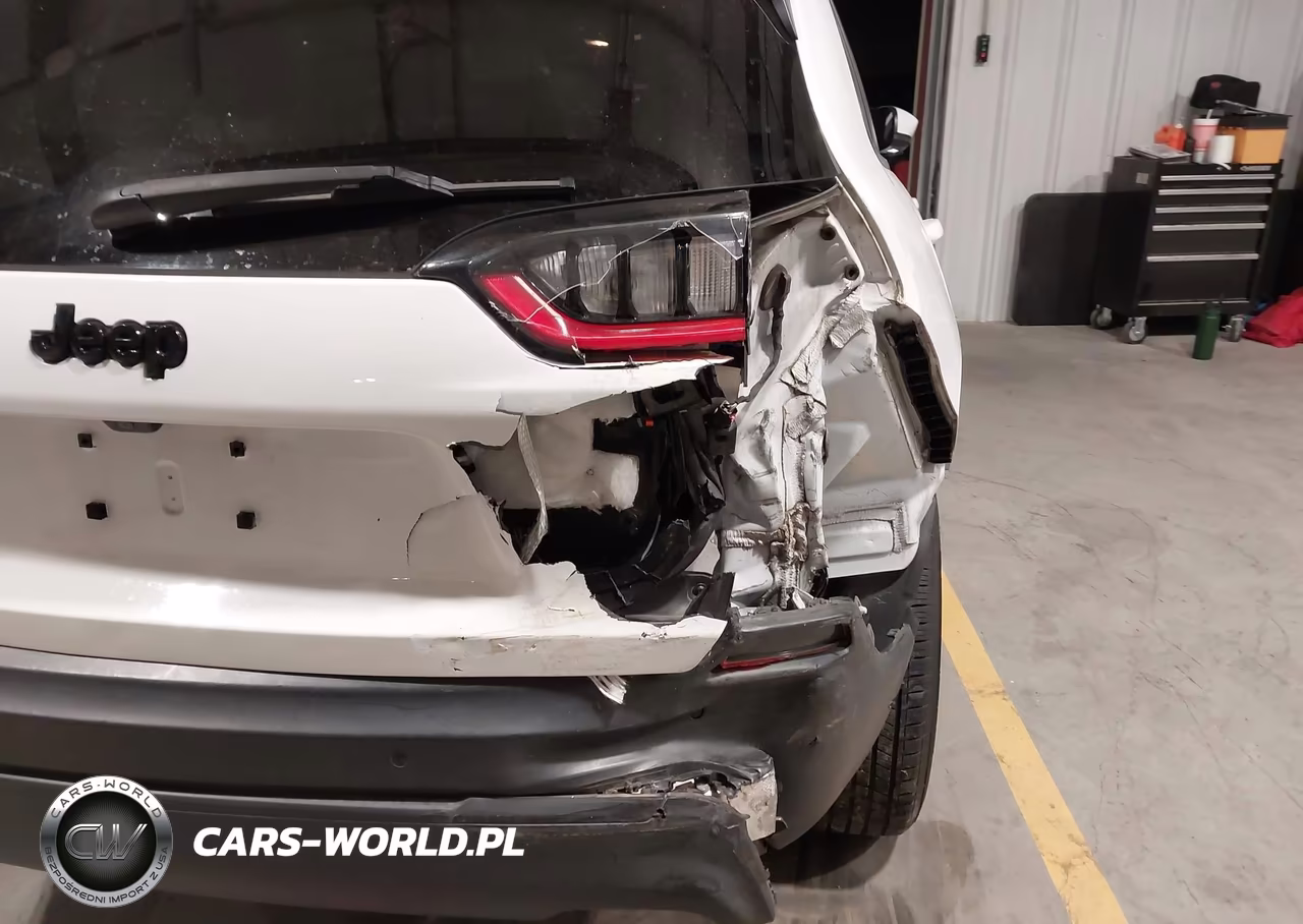 2020 Jeep Cherokee Altitude 4X4 VIN:1C4PJMLX5LD593752 - 6