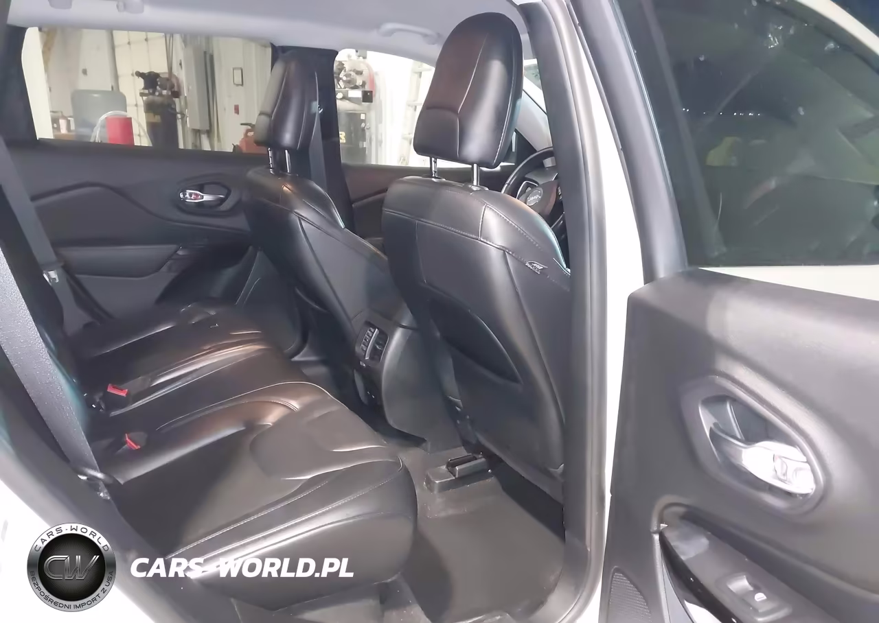2020 Jeep Cherokee Altitude 4X4 VIN:1C4PJMLX5LD593752 - 8