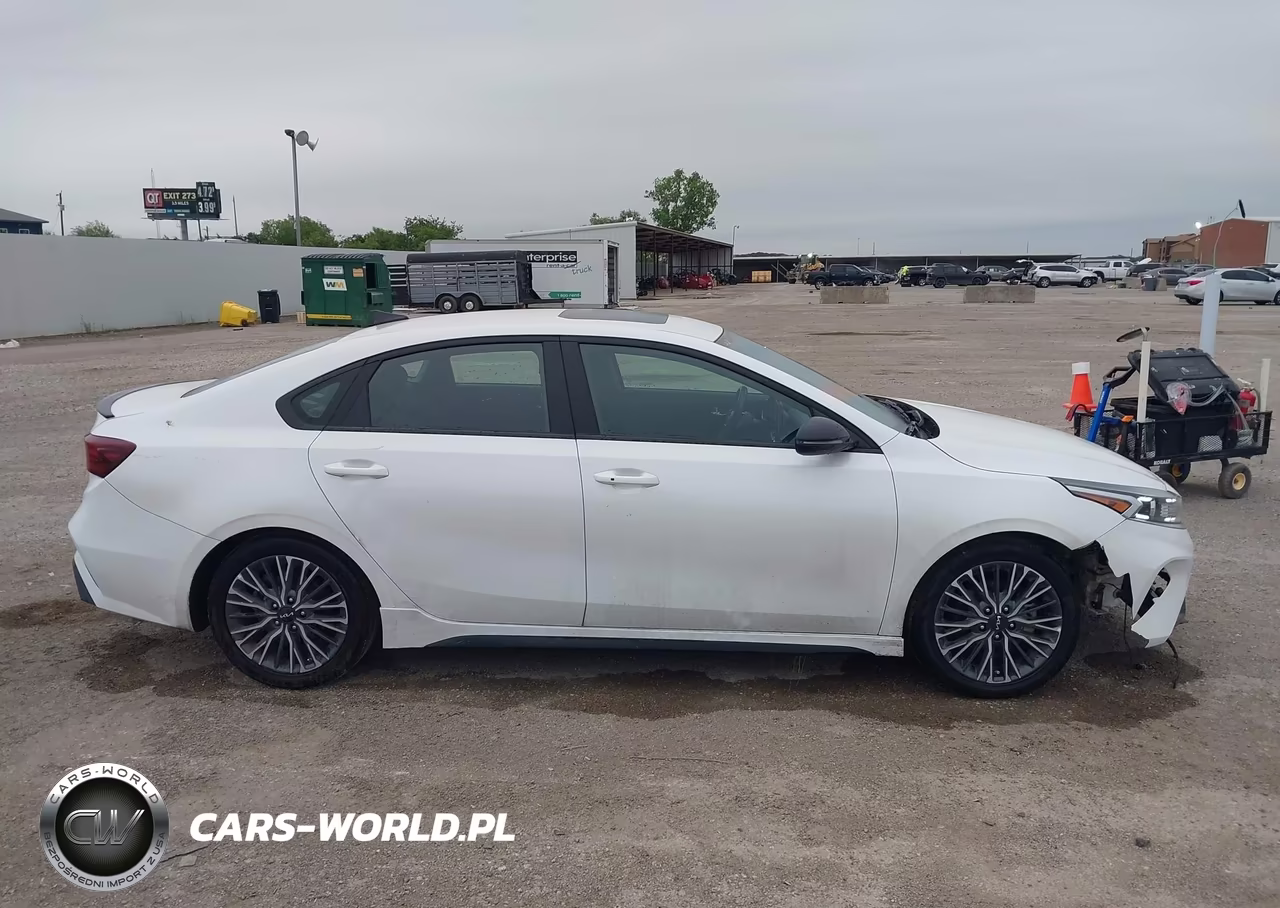 2024 Kia Forte Gt-Line VIN:3KPF54AD7RE718797 - 13