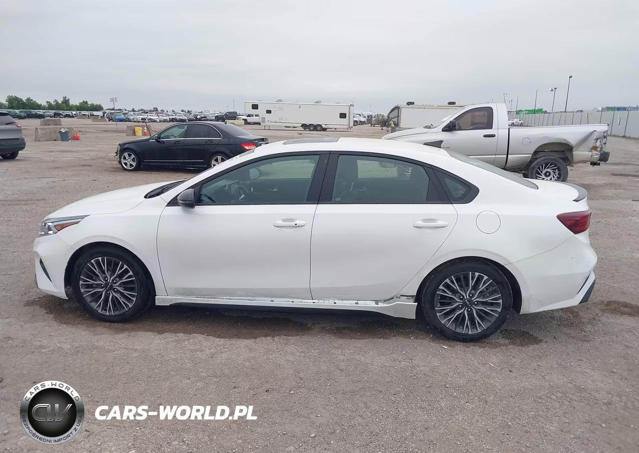 2024 Kia Forte Gt-Line VIN:3KPF54AD7RE718797 - 14
