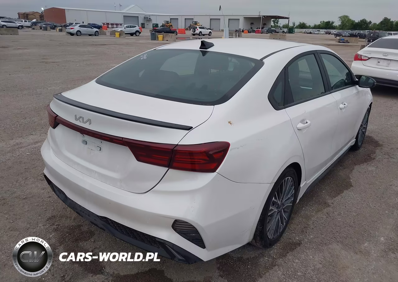 2024 Kia Forte Gt-Line VIN:3KPF54AD7RE718797 - 4