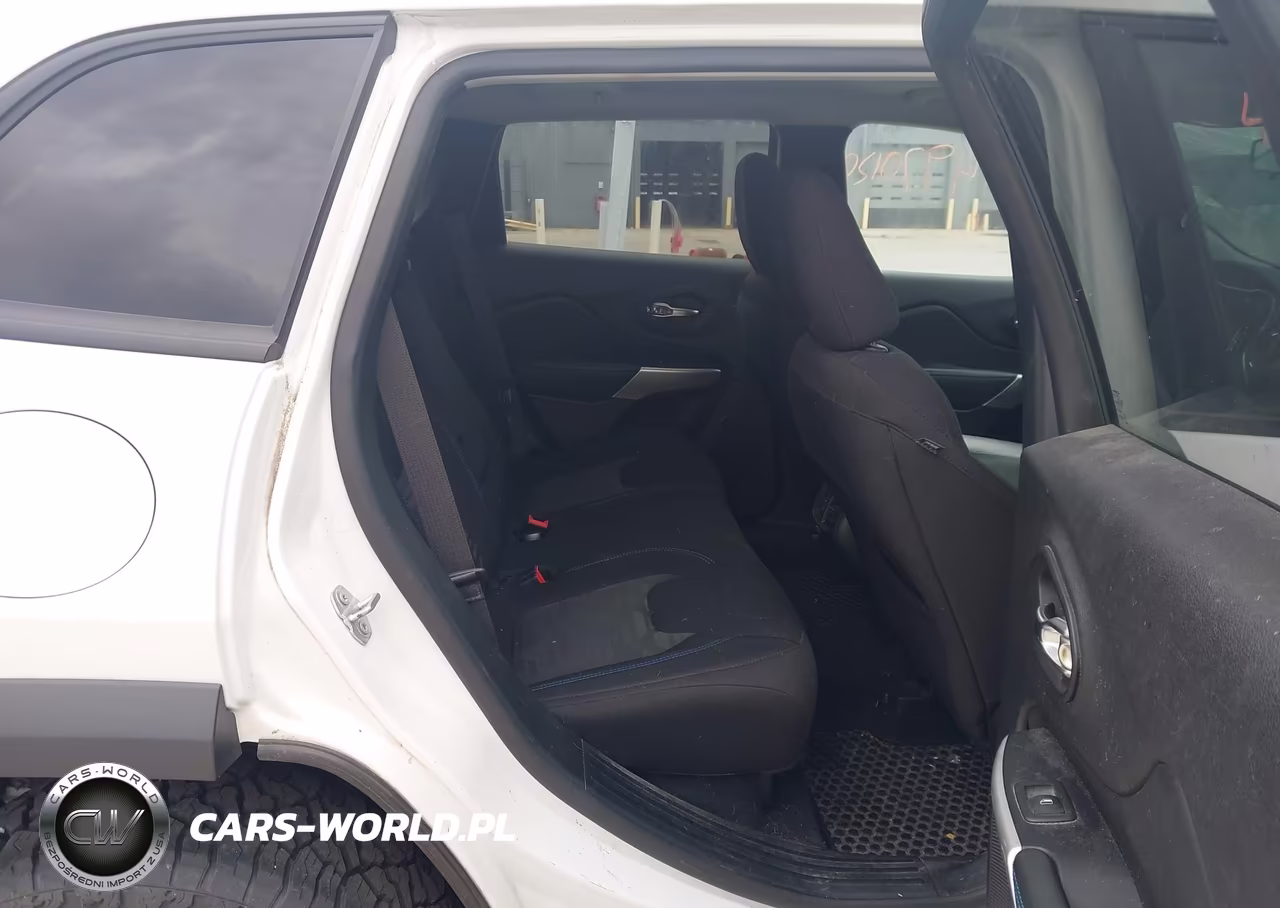 2020 Jeep Cherokee Upland 4X4 VIN:1C4PJMCX0LD542854 - 8