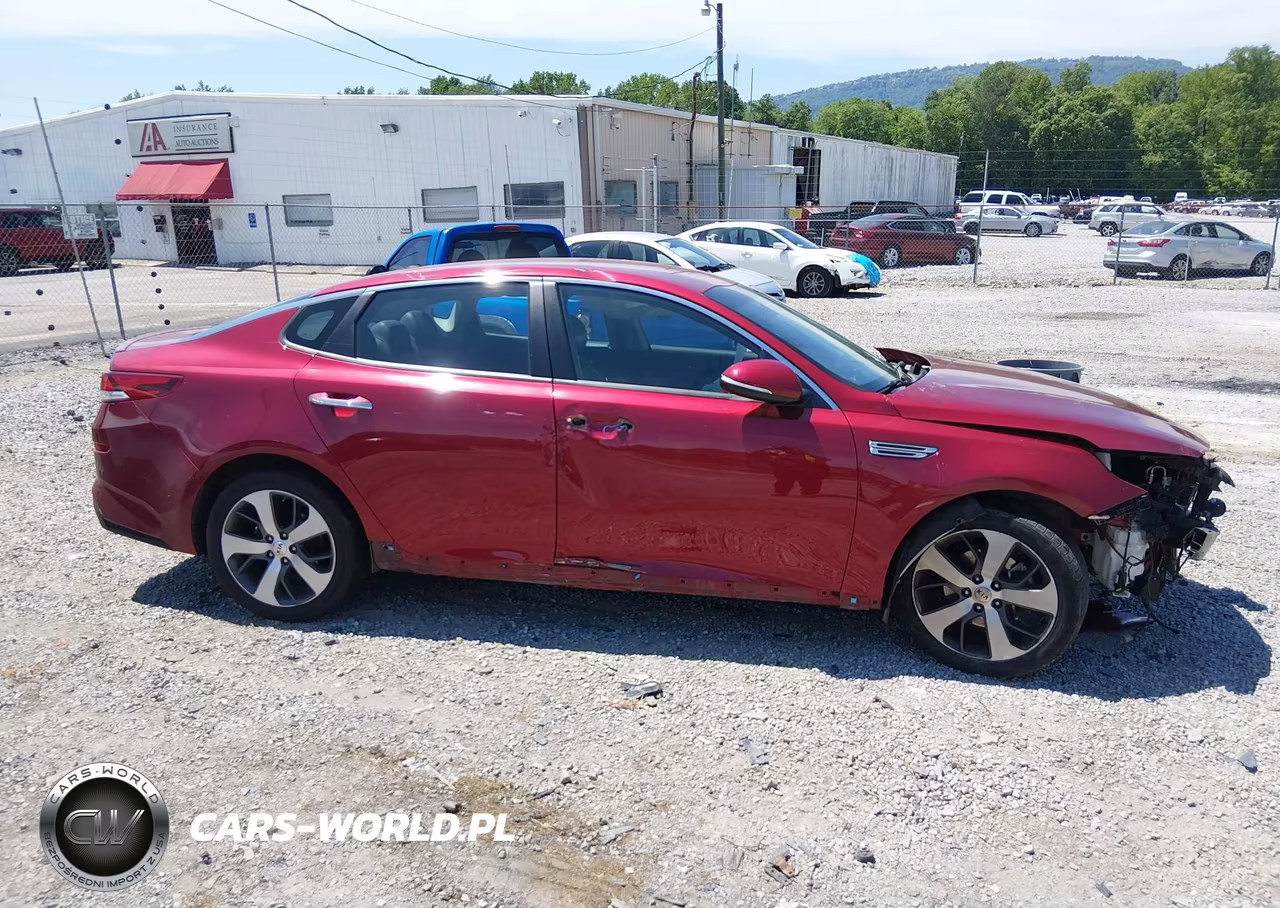 2020 Kia Optima S VIN:5XXGT4L30LG450852 - 13