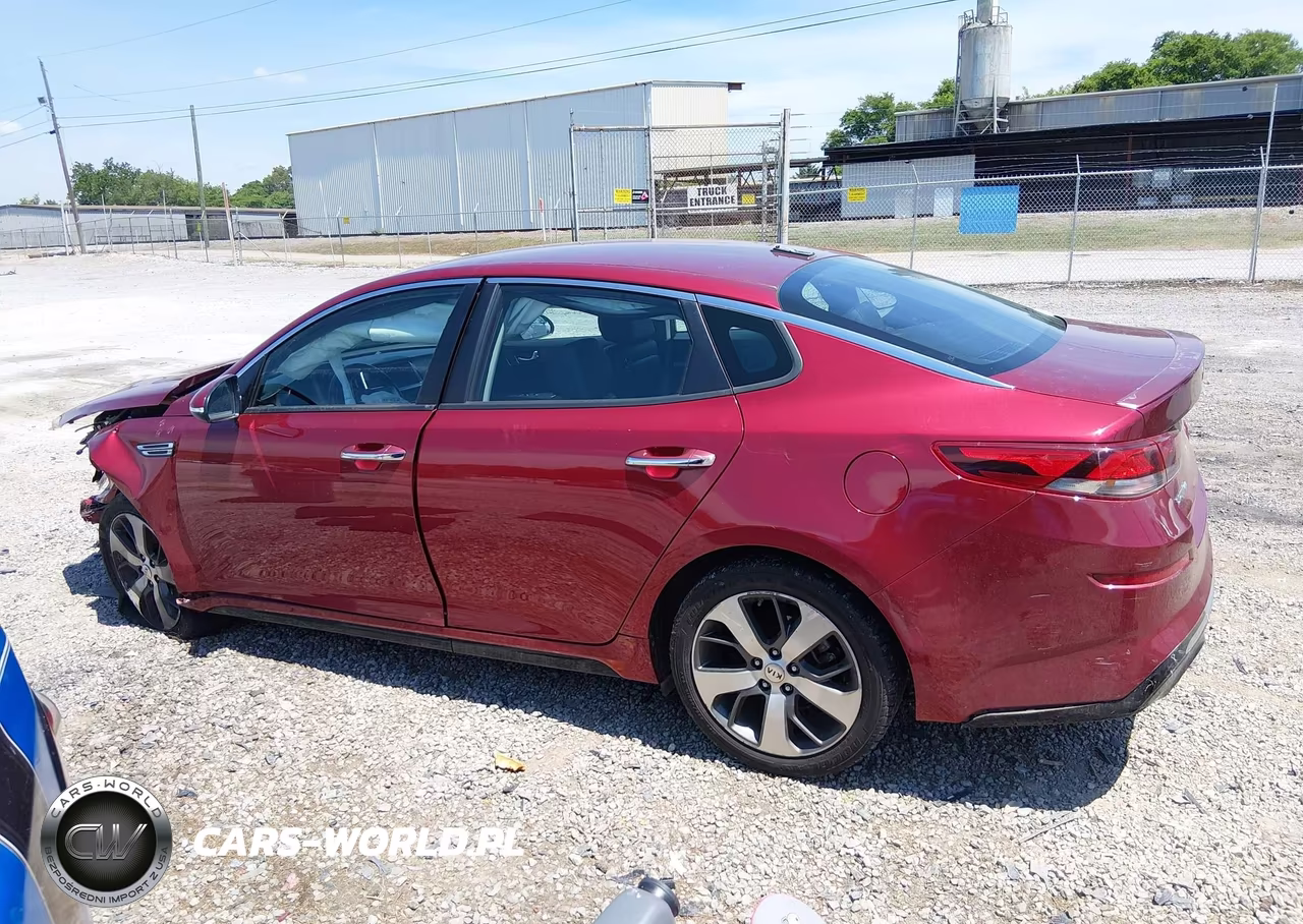 2020 Kia Optima S VIN:5XXGT4L30LG450852 - 14