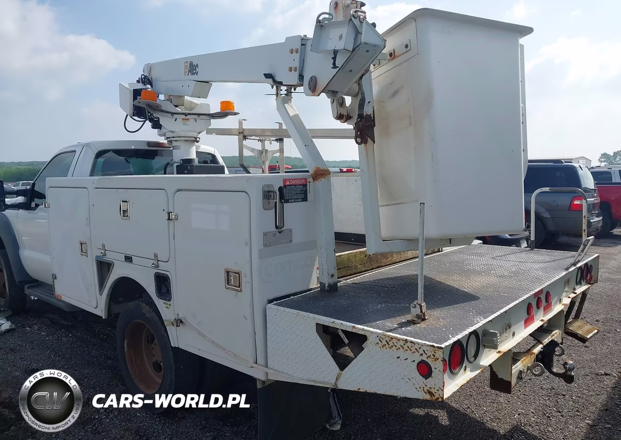 2011 Ford F-450 Chassis Xl VIN:1FDUF4GY8BEA31629 - 3