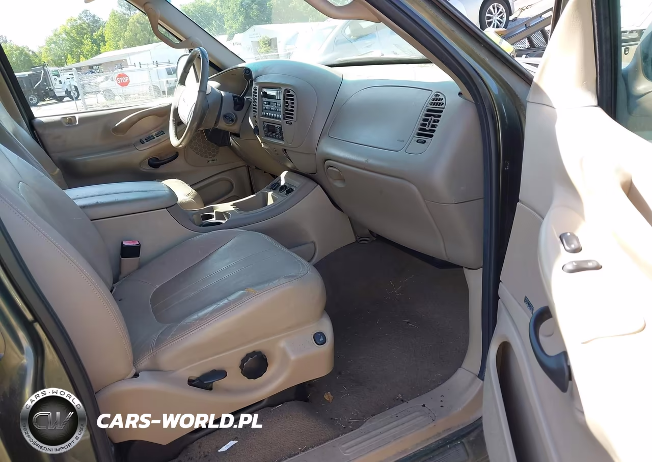 2001 Ford Expedition Eddie Bauer VIN:1FMPU18L91LA74181 - 5