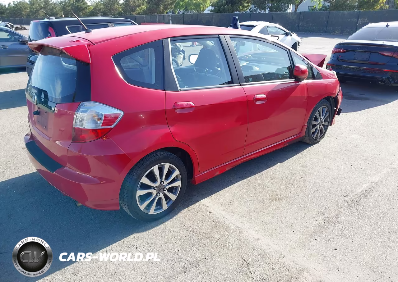 2012 Honda Fit Sport VIN:JHMGE8H5XCC019641 - 4