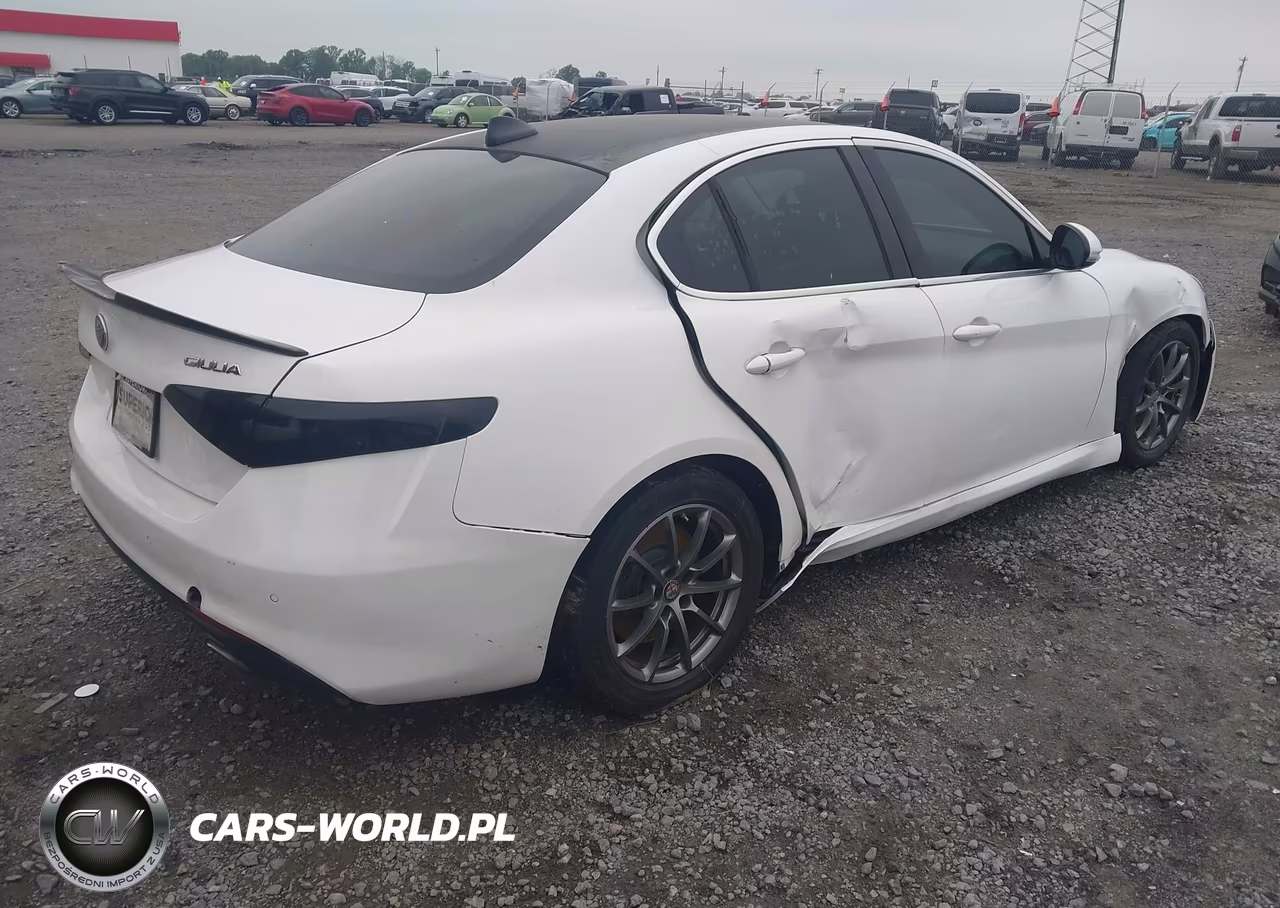 2018 Alfa Romeo Giulia Rwd VIN:ZARFAEBN2J7566267 - 4