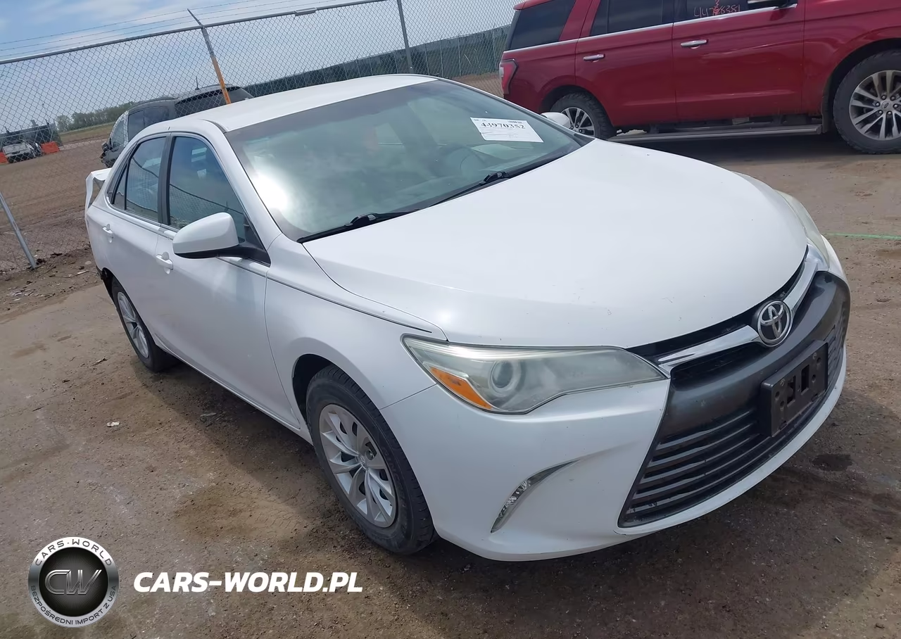 2015 Toyota Camry Le – zdjęcie 1 z 16