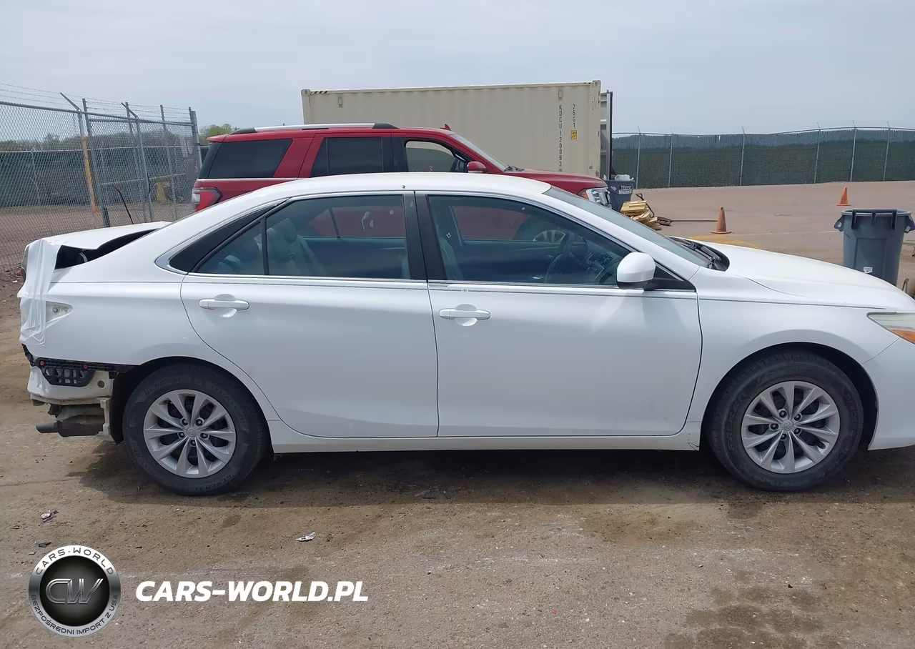 2015 Toyota Camry Le VIN:4T4BF1FK0FR481148 - 13