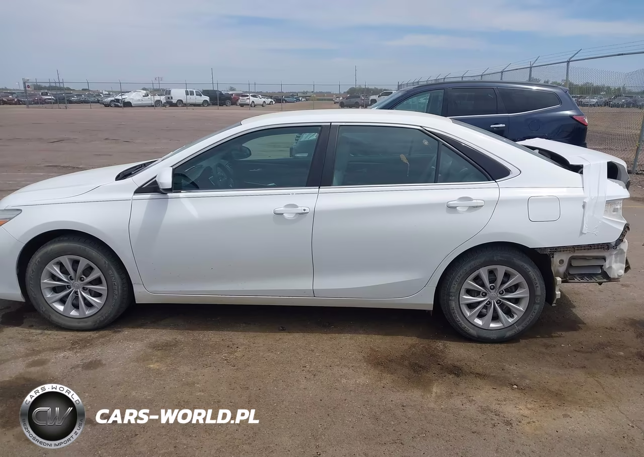 2015 Toyota Camry Le VIN:4T4BF1FK0FR481148 - 14
