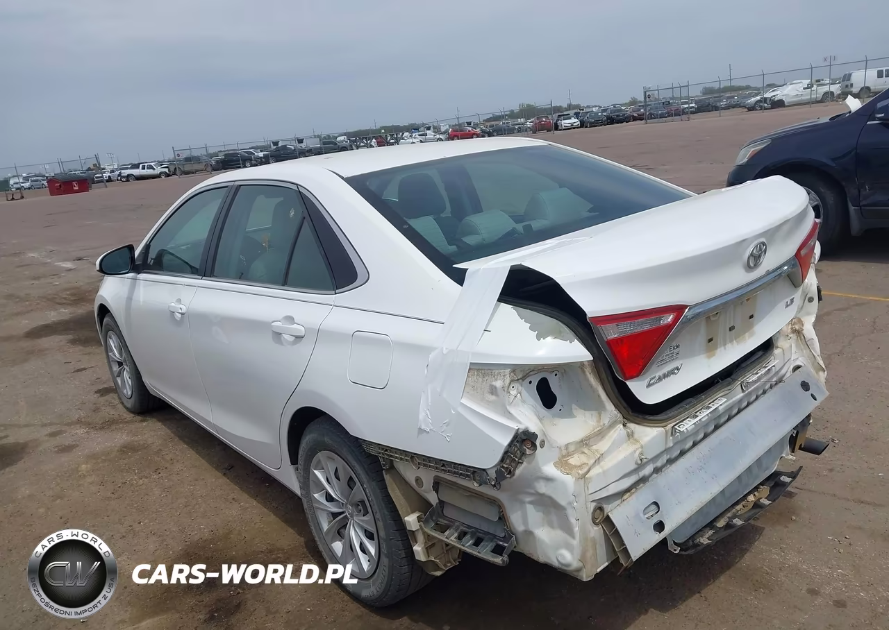 2015 Toyota Camry Le VIN:4T4BF1FK0FR481148 - 3