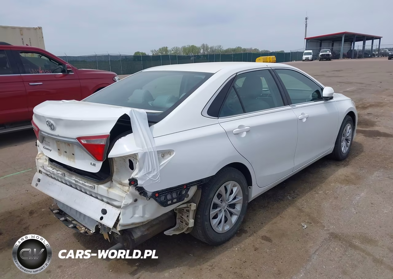 2015 Toyota Camry Le VIN:4T4BF1FK0FR481148 - 4