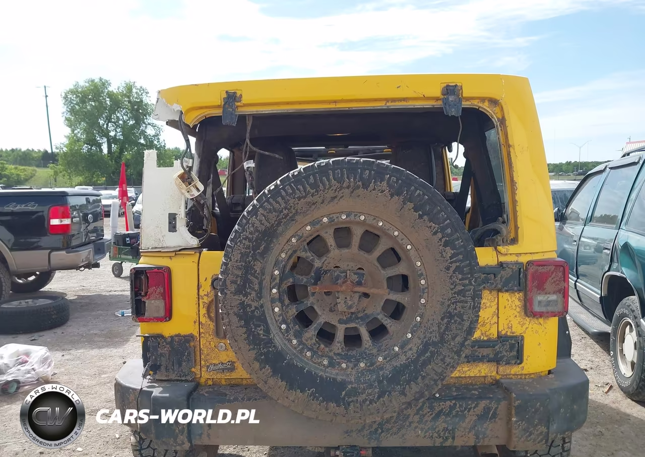 2015 Jeep Wrangler Unlimited Rubicon VIN:1C4HJWFG1FL667058 - 17