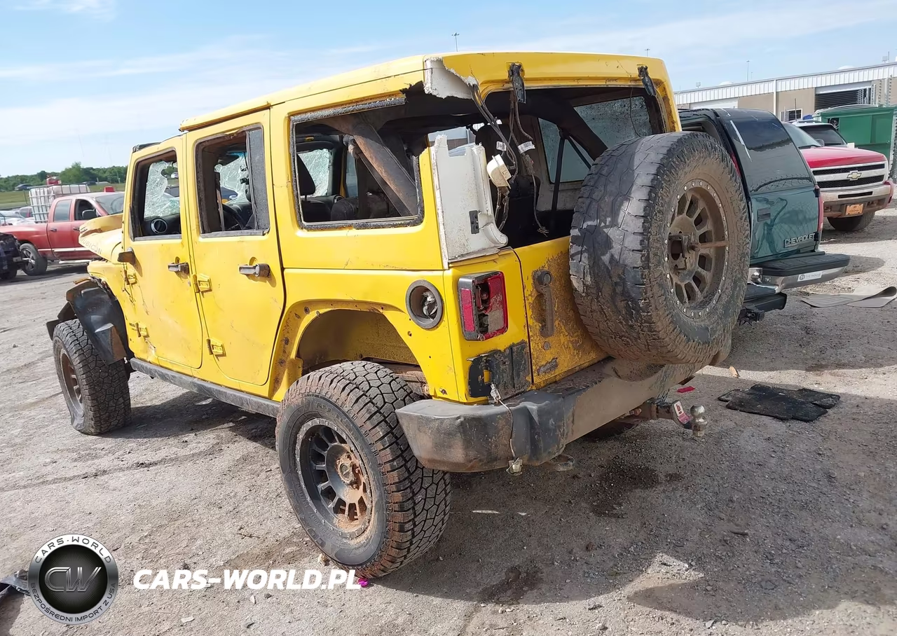 2015 Jeep Wrangler Unlimited Rubicon VIN:1C4HJWFG1FL667058 - 3