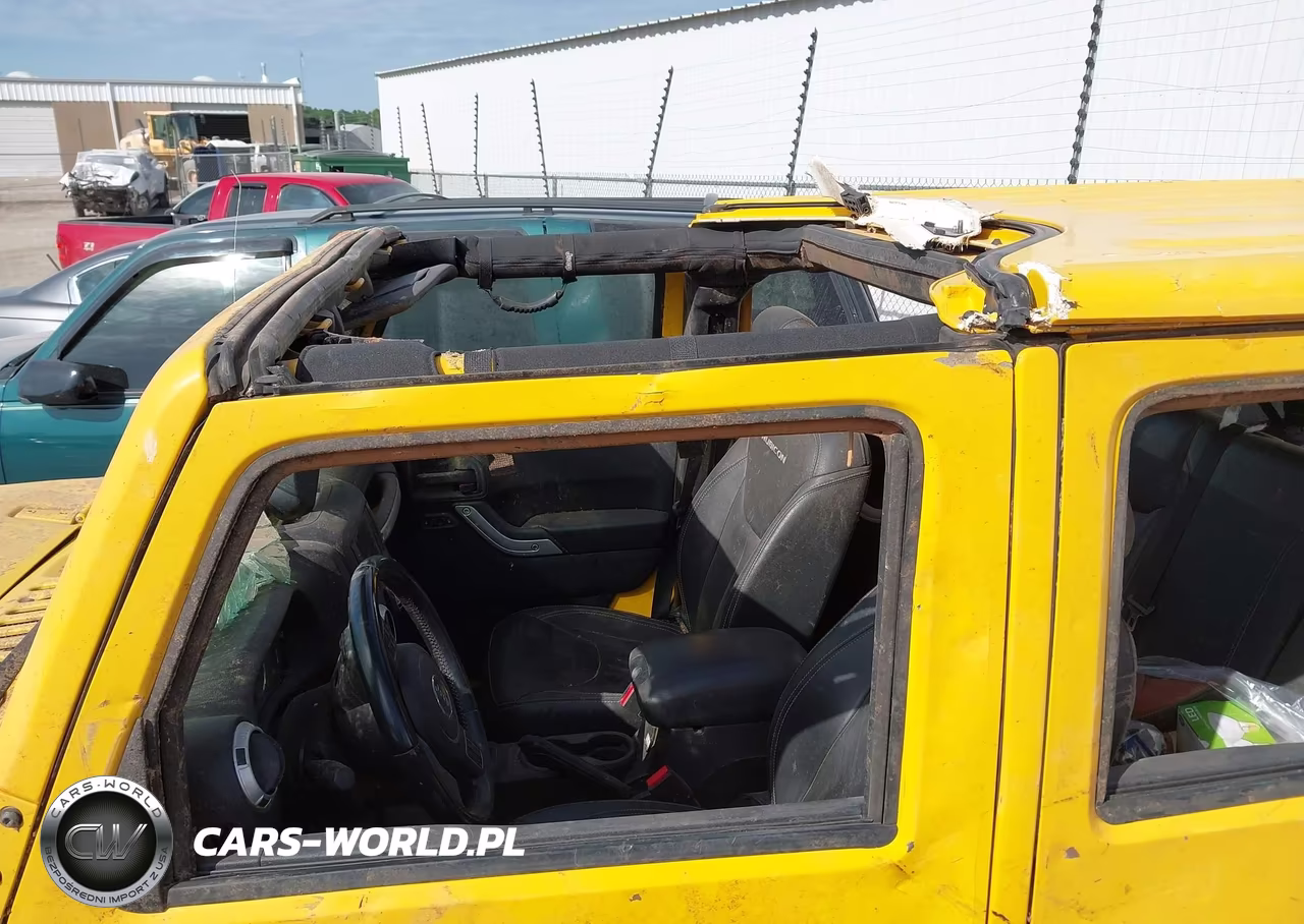 2015 Jeep Wrangler Unlimited Rubicon VIN:1C4HJWFG1FL667058 - 6