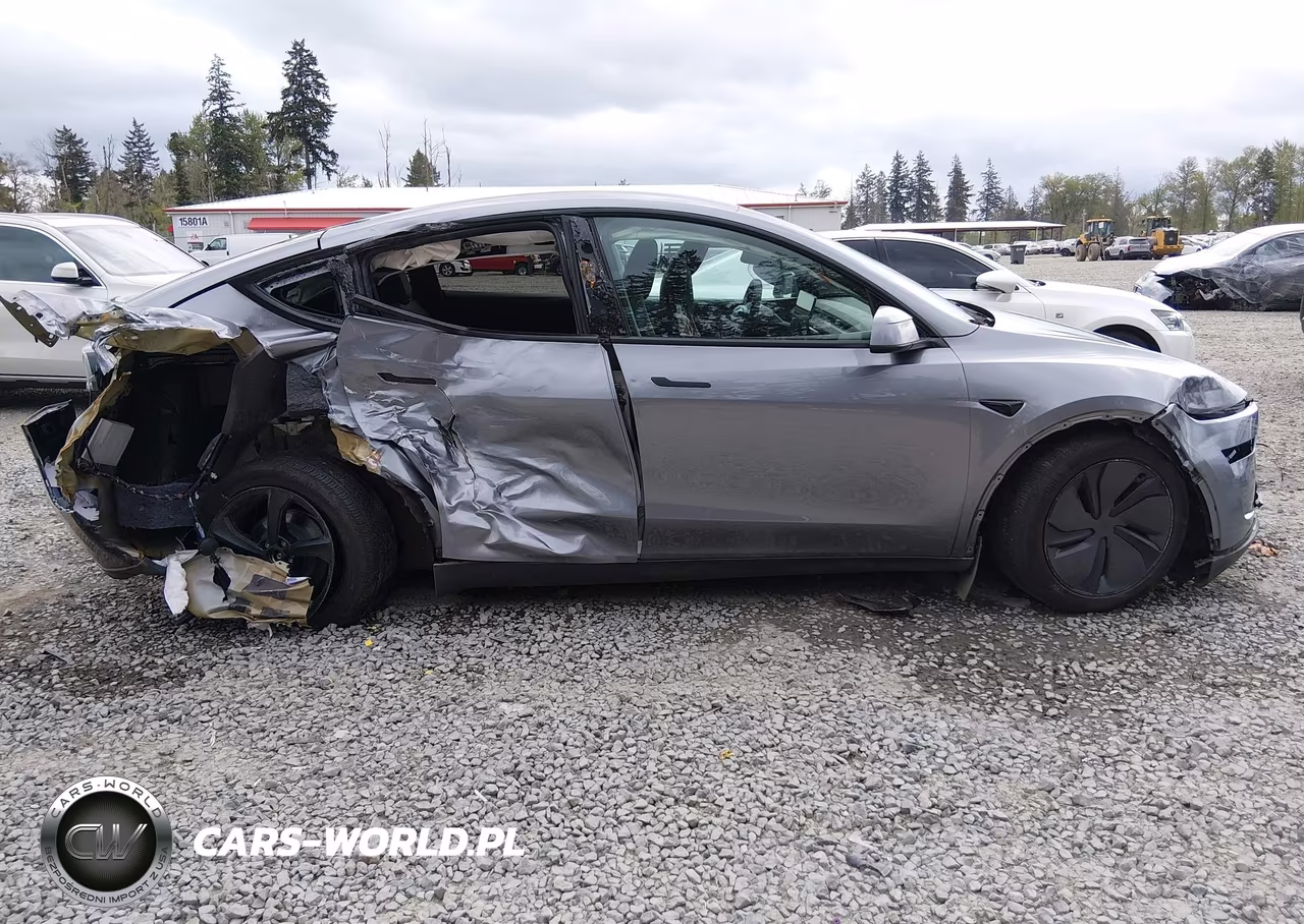 2026 Tesla Model Y Premium Rear-Wheel Drive-Standard Rear-Wheel Drive VIN:7SAYGDED6TF391195 - 14