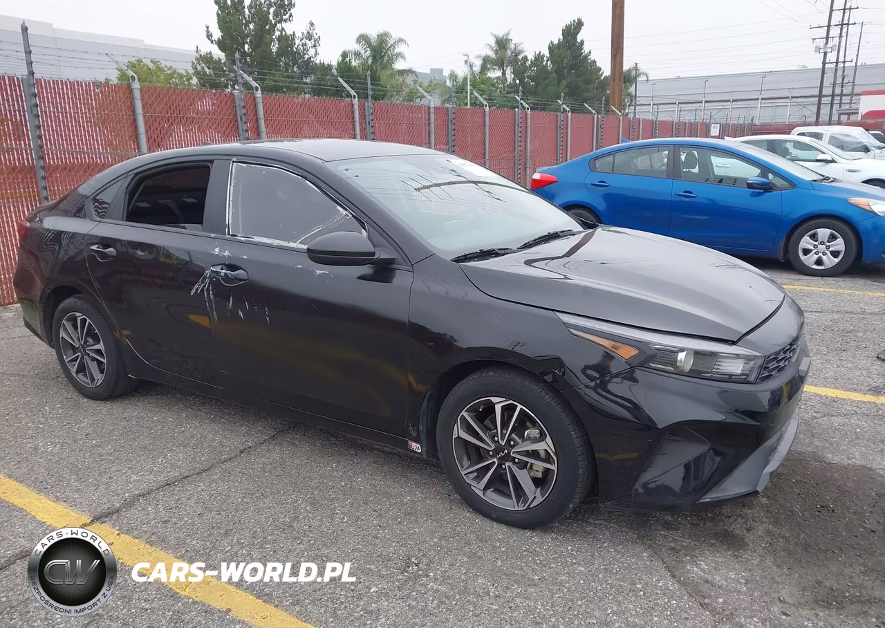 2024 Kia Forte Lxs – zdjęcie 1 z 22