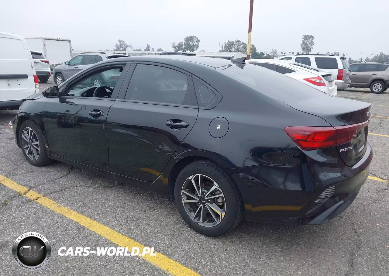 2024 Kia Forte Lxs VIN:3KPF24AD8RE825107 - 3