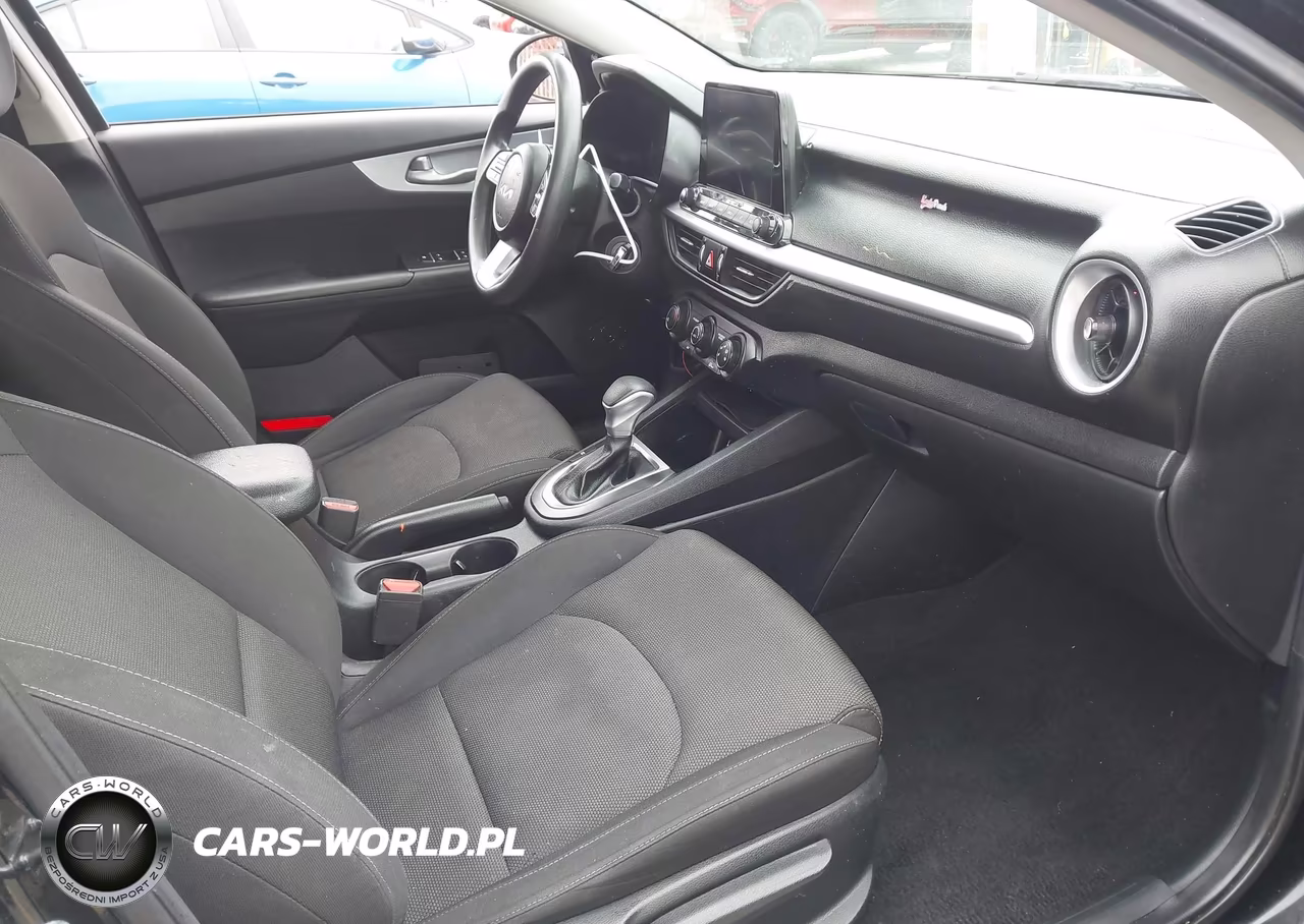 2024 Kia Forte Lxs VIN:3KPF24AD8RE825107 - 5