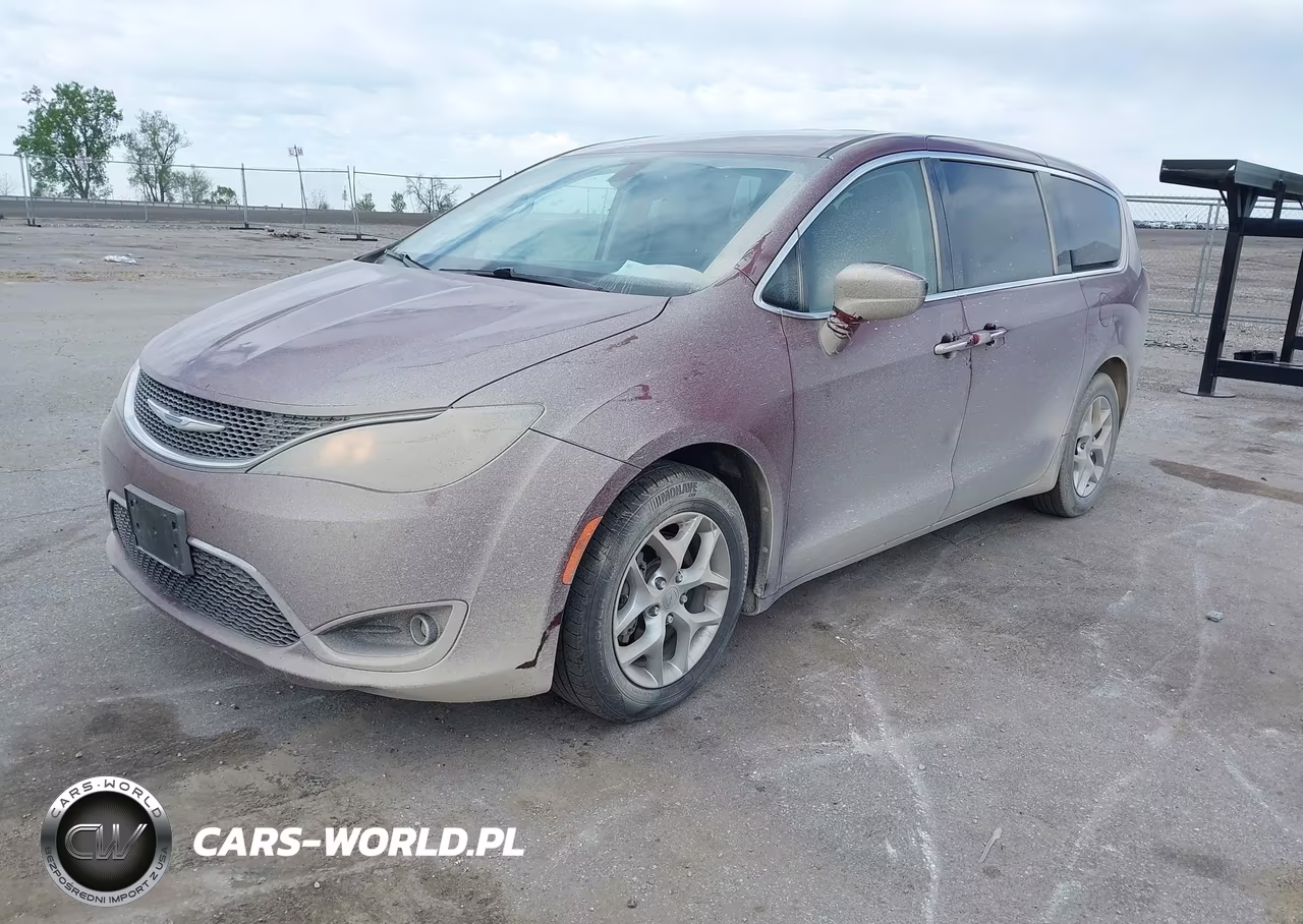 2018 Chrysler Pacifica Touring Plus VIN:2C4RC1FG3JR352540 - 2