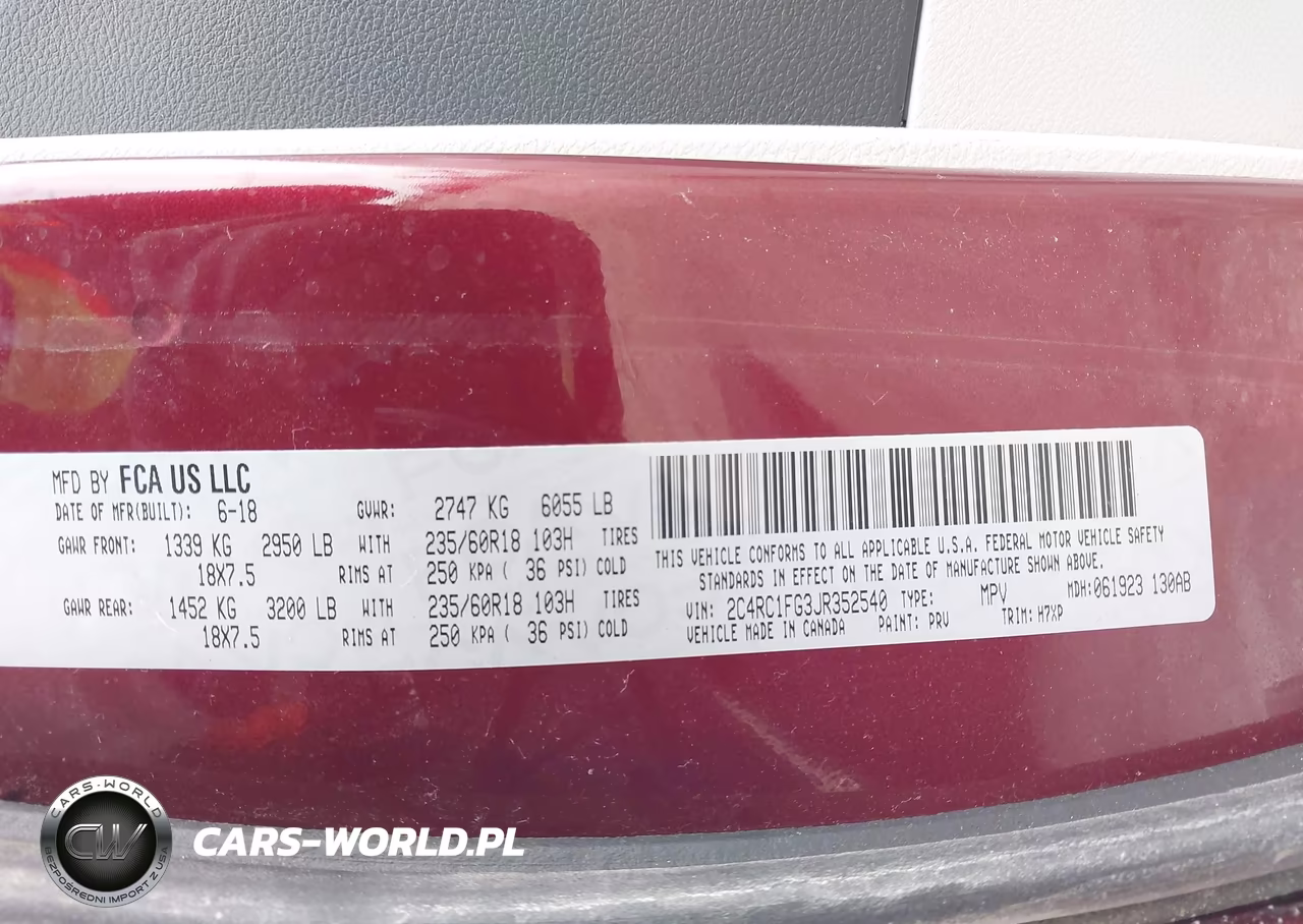 2018 Chrysler Pacifica Touring Plus VIN:2C4RC1FG3JR352540 - 9