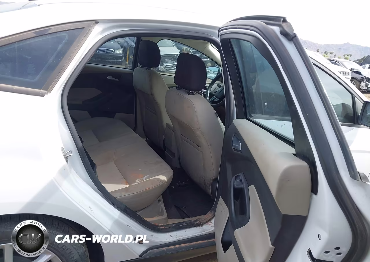 2016 Ford Focus Se VIN:1FADP3F23GL254405 - 8