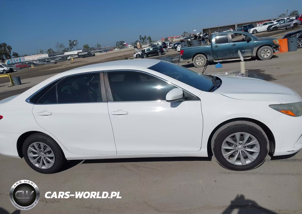 2016 Toyota Camry Le VIN:4T4BF1FK6GR563953 - 13