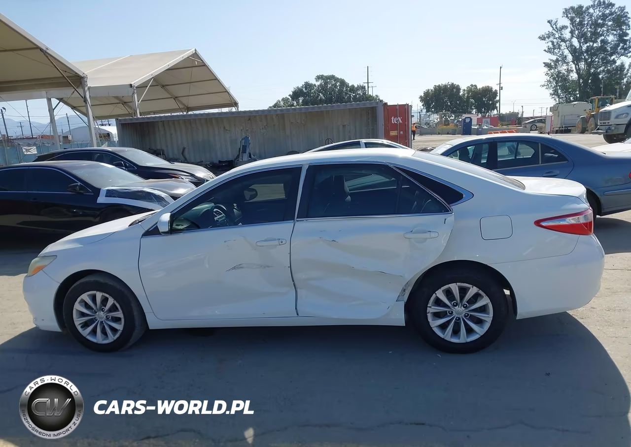 2016 Toyota Camry Le VIN:4T4BF1FK6GR563953 - 14