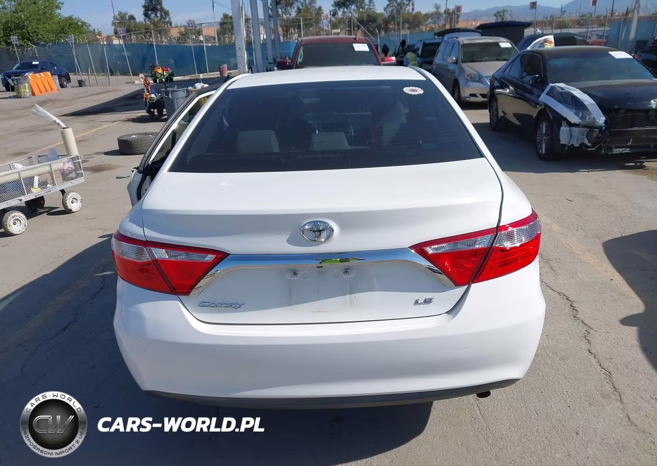 2016 Toyota Camry Le VIN:4T4BF1FK6GR563953 - 16