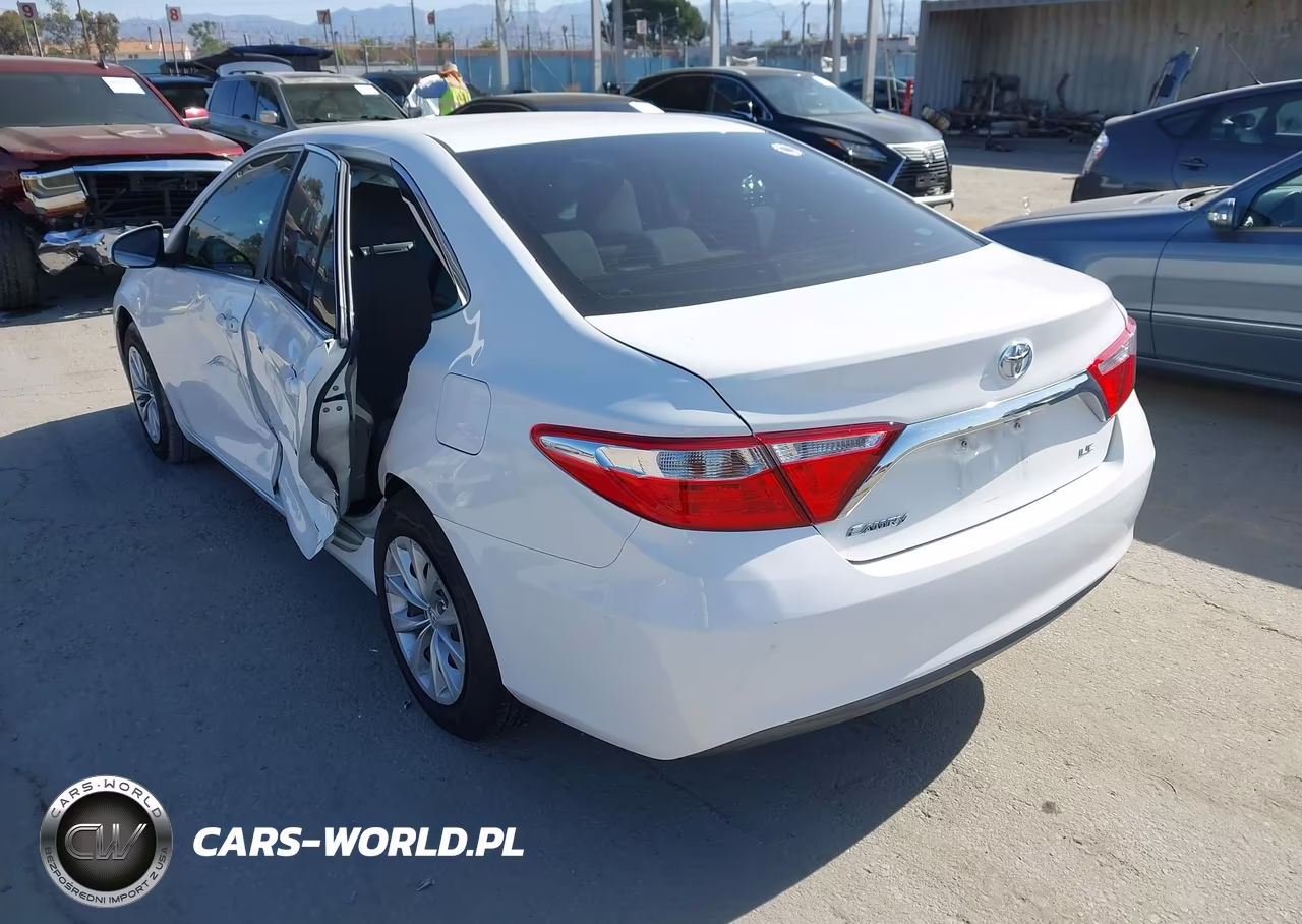 2016 Toyota Camry Le VIN:4T4BF1FK6GR563953 - 3