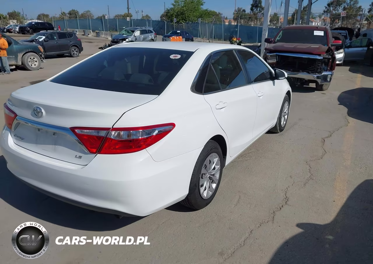 2016 Toyota Camry Le VIN:4T4BF1FK6GR563953 - 4