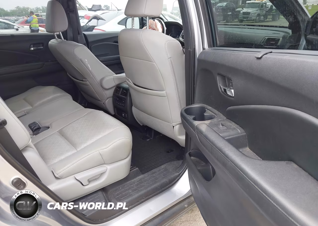 2019 Honda Passport Elite VIN:5FNYF8H02KB016015 - 8