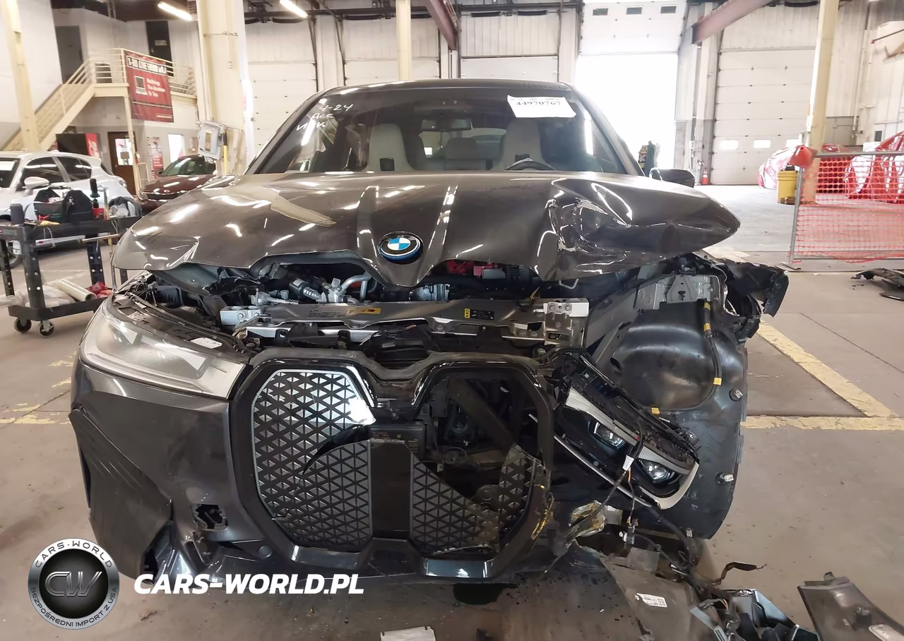 2023 BMW Ix xDrive50 VIN:WB523CF03PCM92343 - 13
