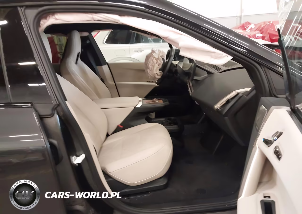 2023 BMW Ix xDrive50 VIN:WB523CF03PCM92343 - 5
