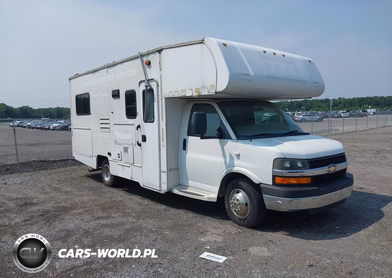 2014 Chevrolet Express Cutaway 4500 – zdjęcie 1 z 19