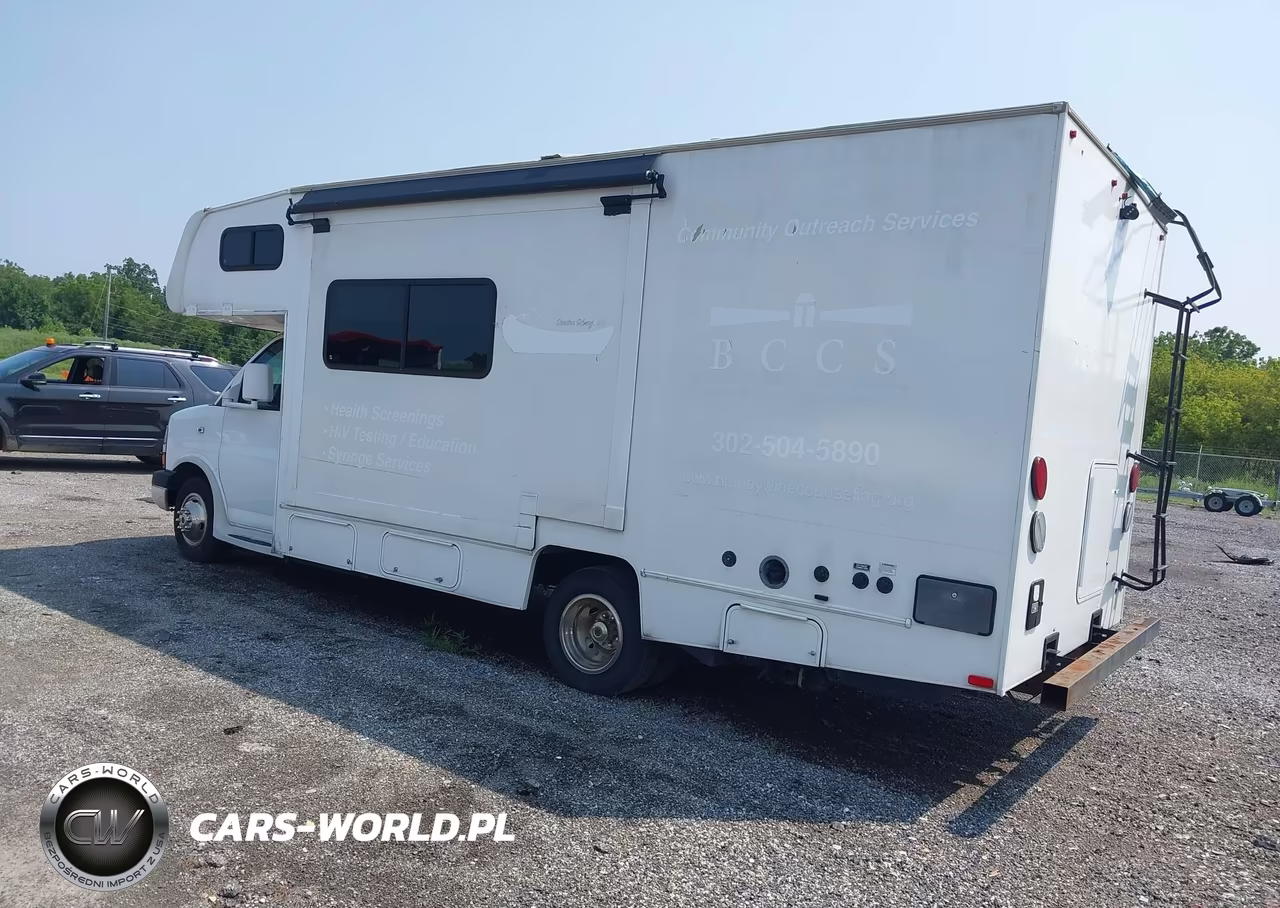 2014 Chevrolet Express Cutaway 4500 VIN:1GB6G5CG9E1169421 - 3