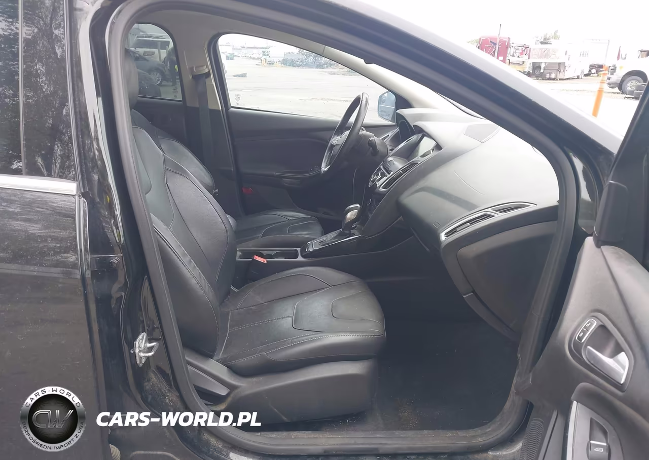 2015 Ford Focus Titanium VIN:1FADP3N29FL293919 - 5