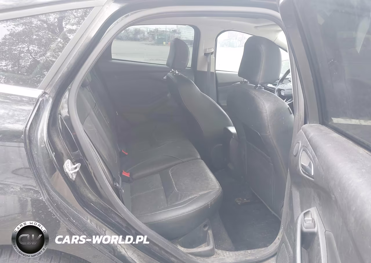 2015 Ford Focus Titanium VIN:1FADP3N29FL293919 - 8
