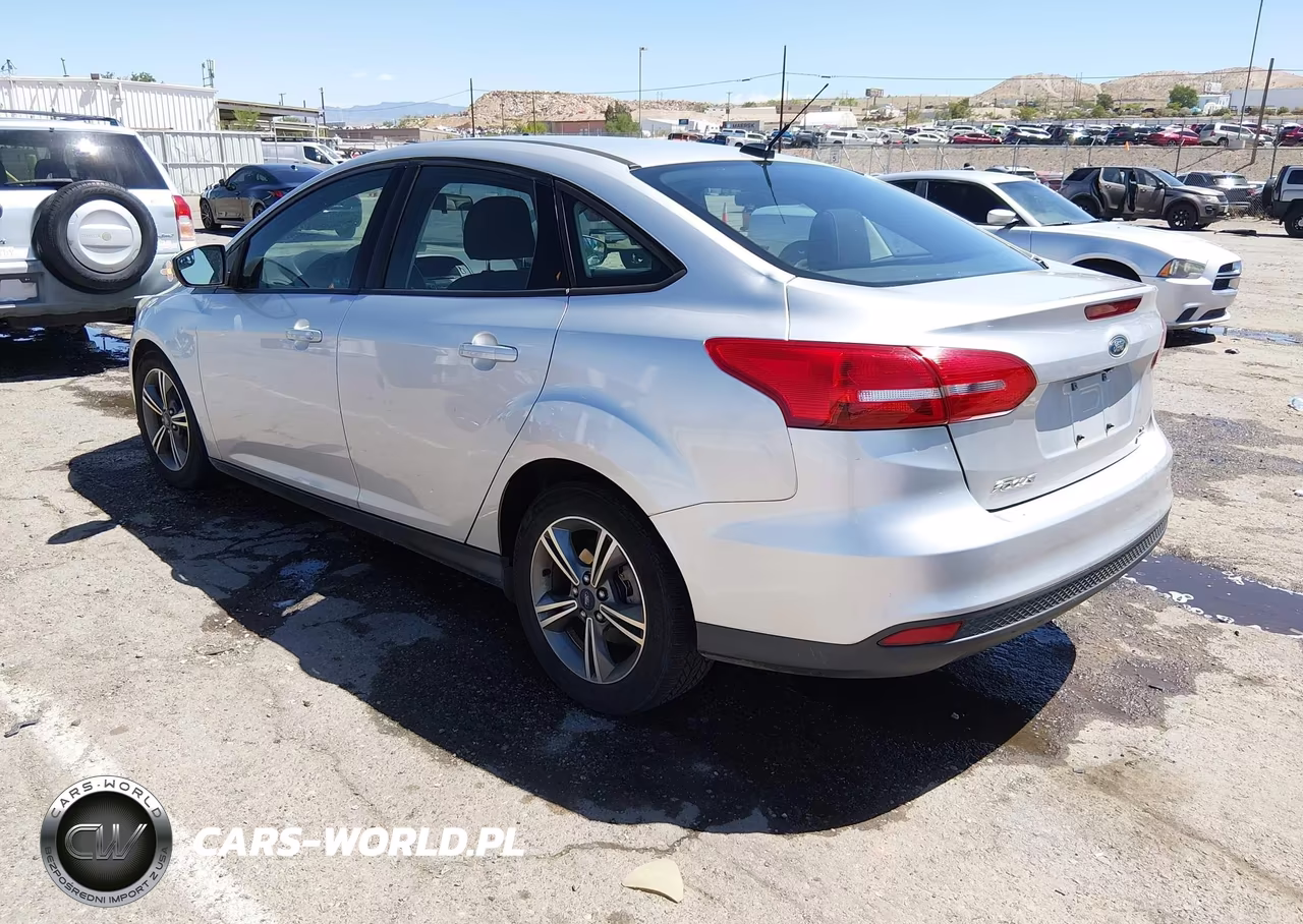 2017 Ford Focus Se VIN:1FADP3FE0HL223589 - 3