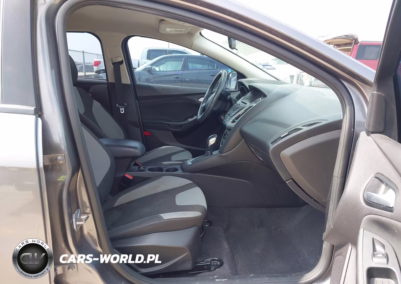 2014 Ford Focus Se VIN:1FADP3K21EL236729 - 5