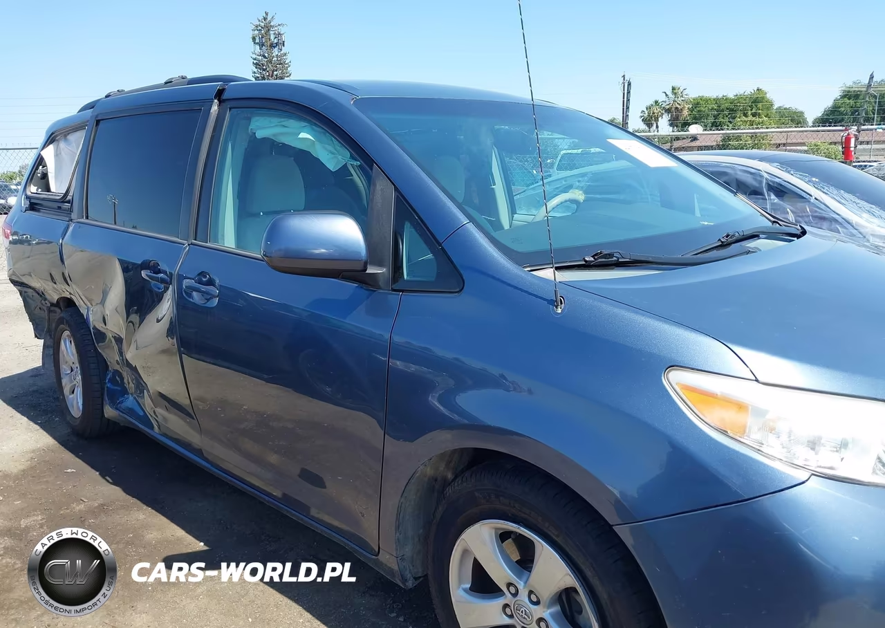 2013 Toyota Sienna Le V6 8 Passenger VIN:5TDKK3DC7DS347501 - 14