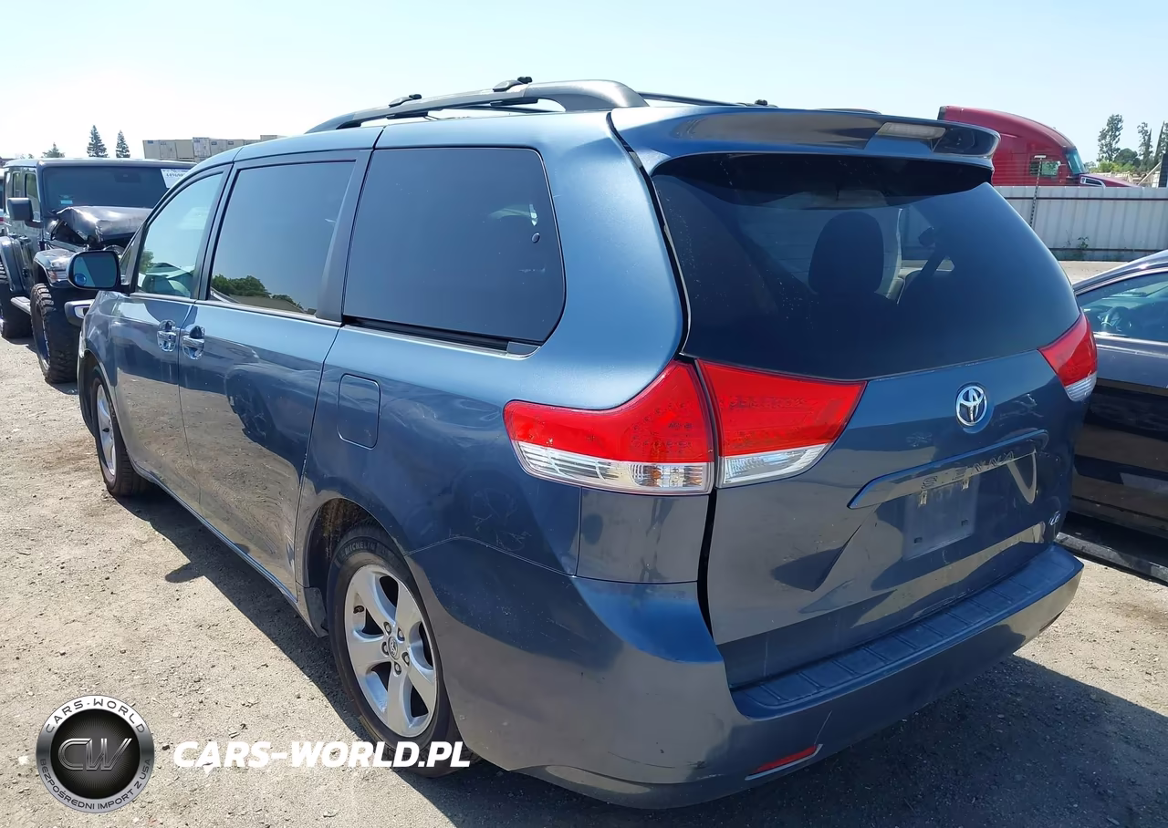 2013 Toyota Sienna Le V6 8 Passenger VIN:5TDKK3DC7DS347501 - 3