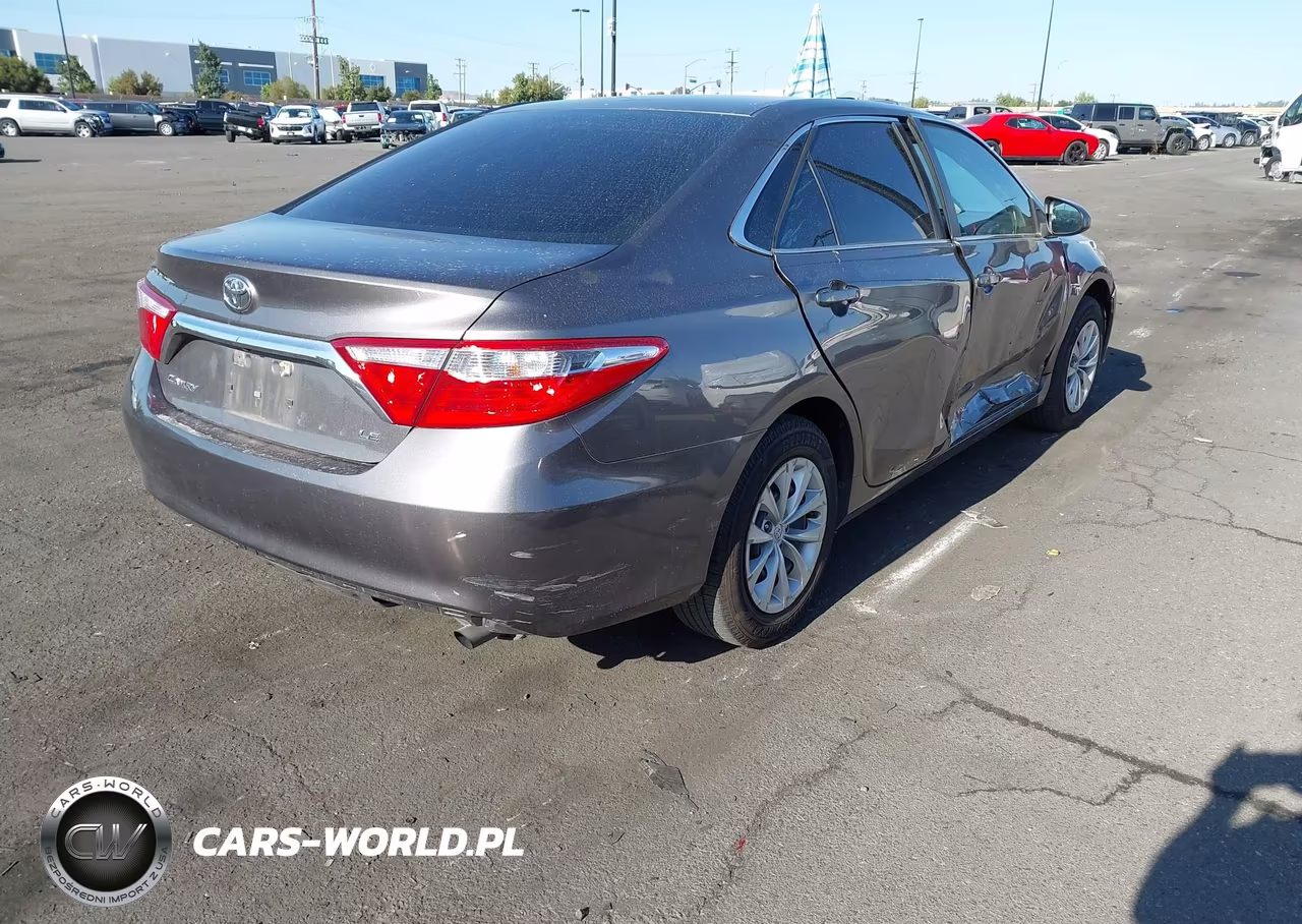 2015 Toyota Camry Le VIN:4T4BF1FK1FR458302 - 4