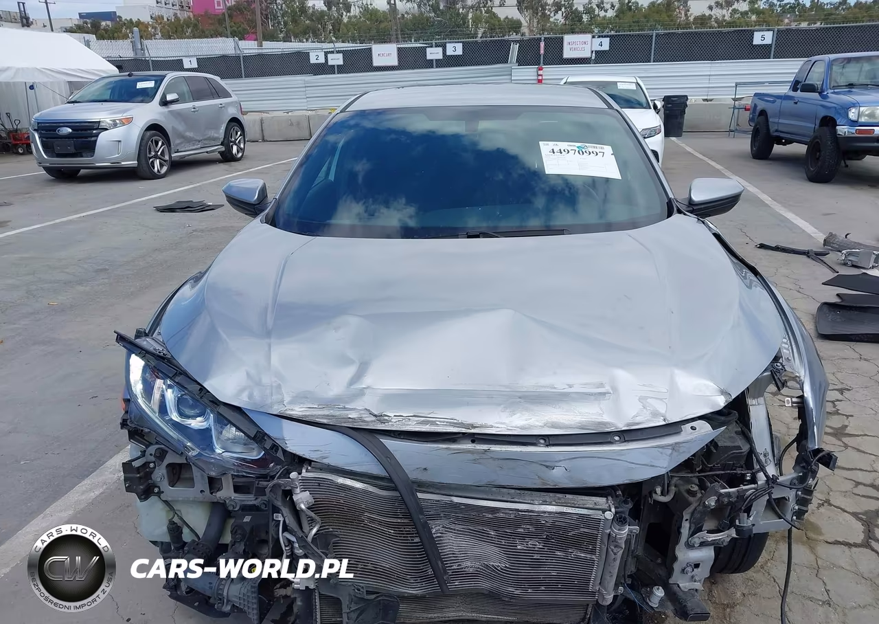 2018 Honda Civic Sport VIN:SHHFK7H46JU210396 - 13